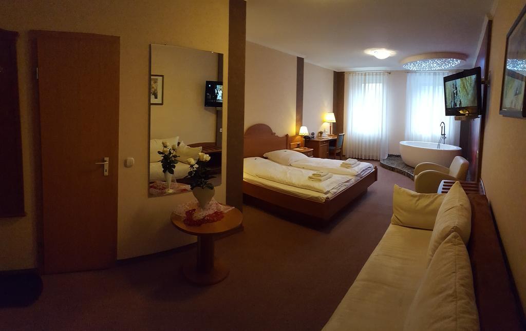 Kraeuterhotel & Restaurant Heidejaeger Mulmshorn Ngoại thất bức ảnh