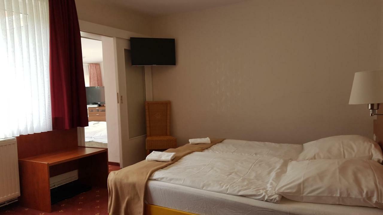 Kraeuterhotel & Restaurant Heidejaeger Mulmshorn Ngoại thất bức ảnh