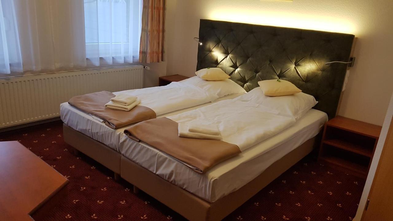 Kraeuterhotel & Restaurant Heidejaeger Mulmshorn Ngoại thất bức ảnh
